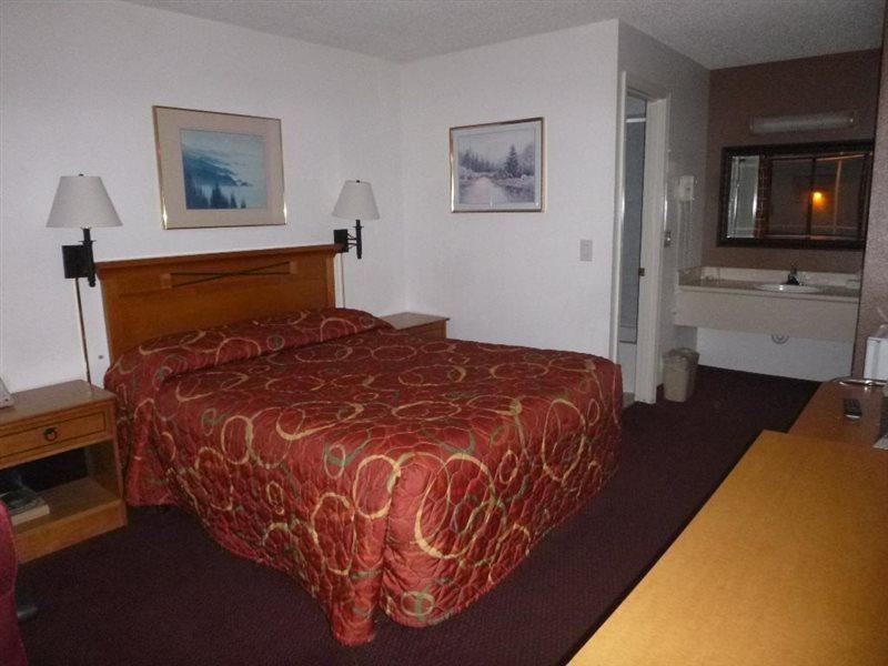 Travelodge By Wyndham Sea-Tac Airport North Tukwila Exterior photo