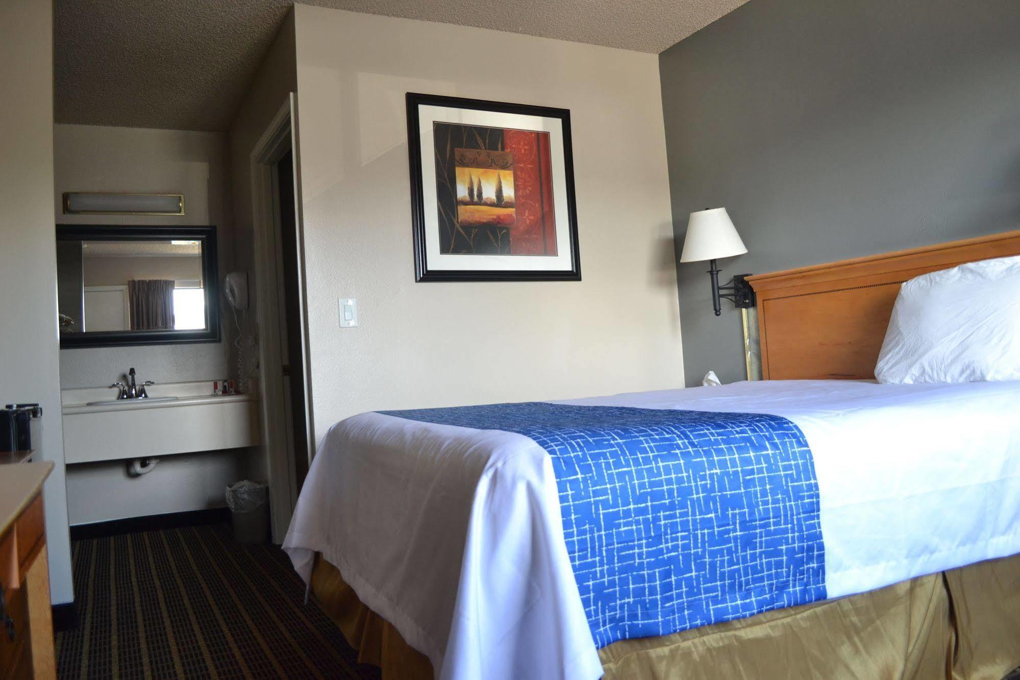 Travelodge By Wyndham Sea-Tac Airport North Tukwila Exterior photo