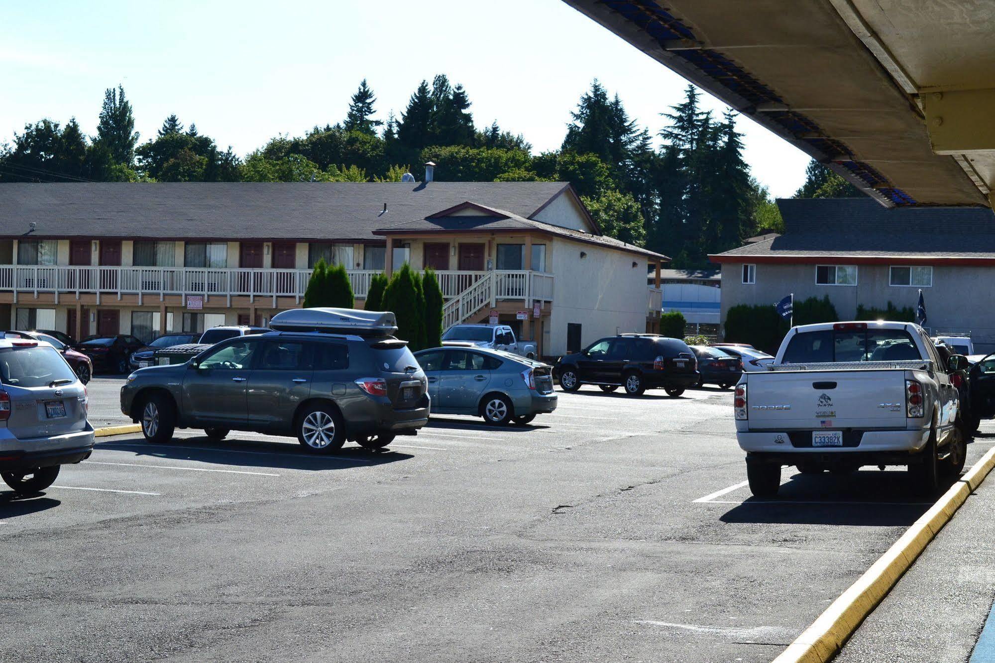 Travelodge By Wyndham Sea-Tac Airport North Tukwila Exterior photo