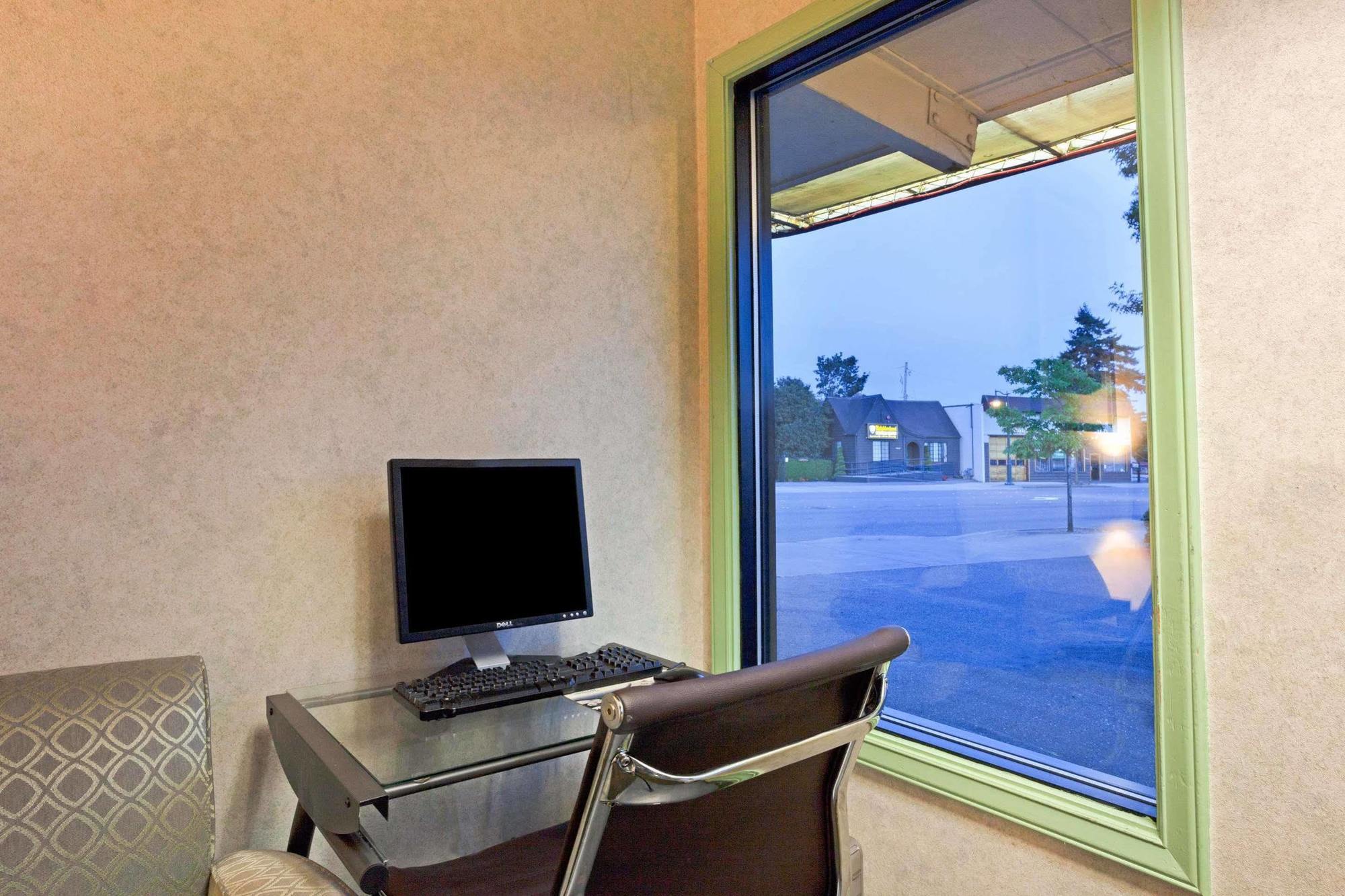 Travelodge By Wyndham Sea-Tac Airport North Tukwila Exterior photo
