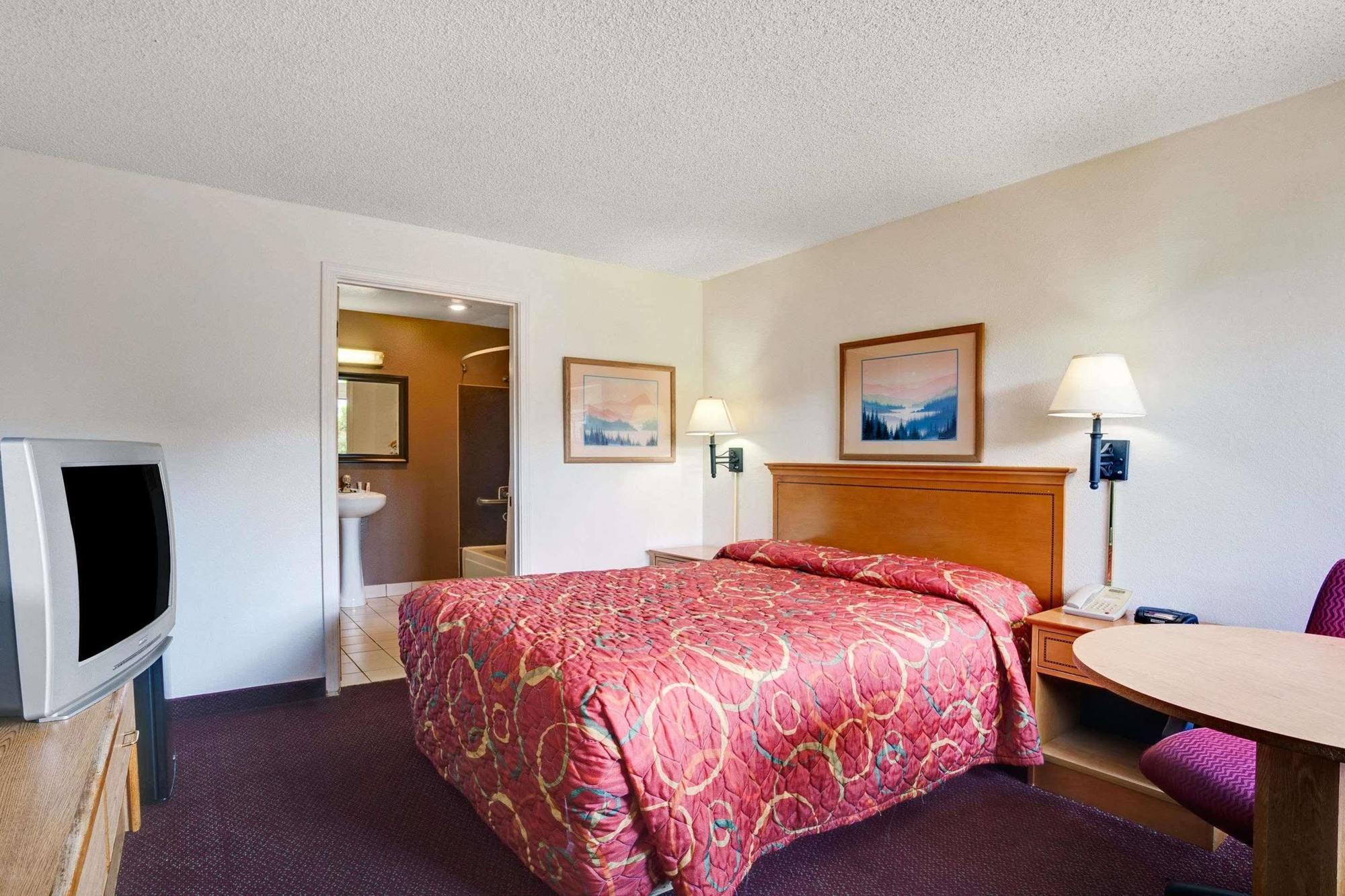 Travelodge By Wyndham Sea-Tac Airport North Tukwila Exterior photo